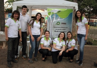 Grupo de Meio Ambiente celebra Dia da Árvore com distribuição de mudas