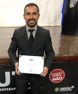 Dr. Rafael Ribeiro dos Santos recebe Monção Honrosa do Con