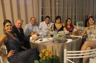Associação dos Diplomados realiza Jantar Dançante e homen