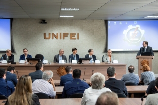 Bastidores

Ministro da Educação visita UNIFEI para inau