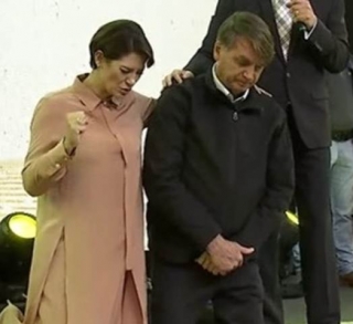 Bolsonaro e Michelle chegam a culto na Igreja Batista da Lagoinha, em BH