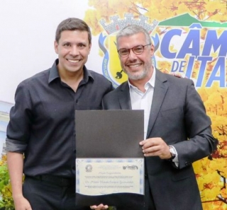Dr. Mário Guimarães recebe Moção de Congratulação da C