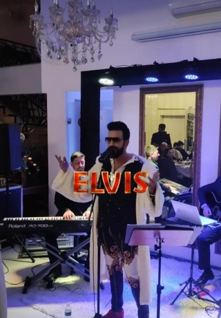 Show cover Elvis Presley by Rafael Kasino.