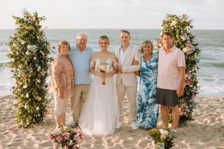 O casamento de Laís Prado Bosco e Noah Myers na Praia da Ma