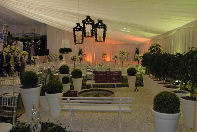 O Casamento dos Sonhos no Jardim Francês.