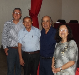 Sarau de lançamento do livro “Momentos de mim e relançam