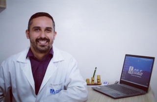 Um breve resumo sobre a trajetória do Dr. Rafael Ribeiro do